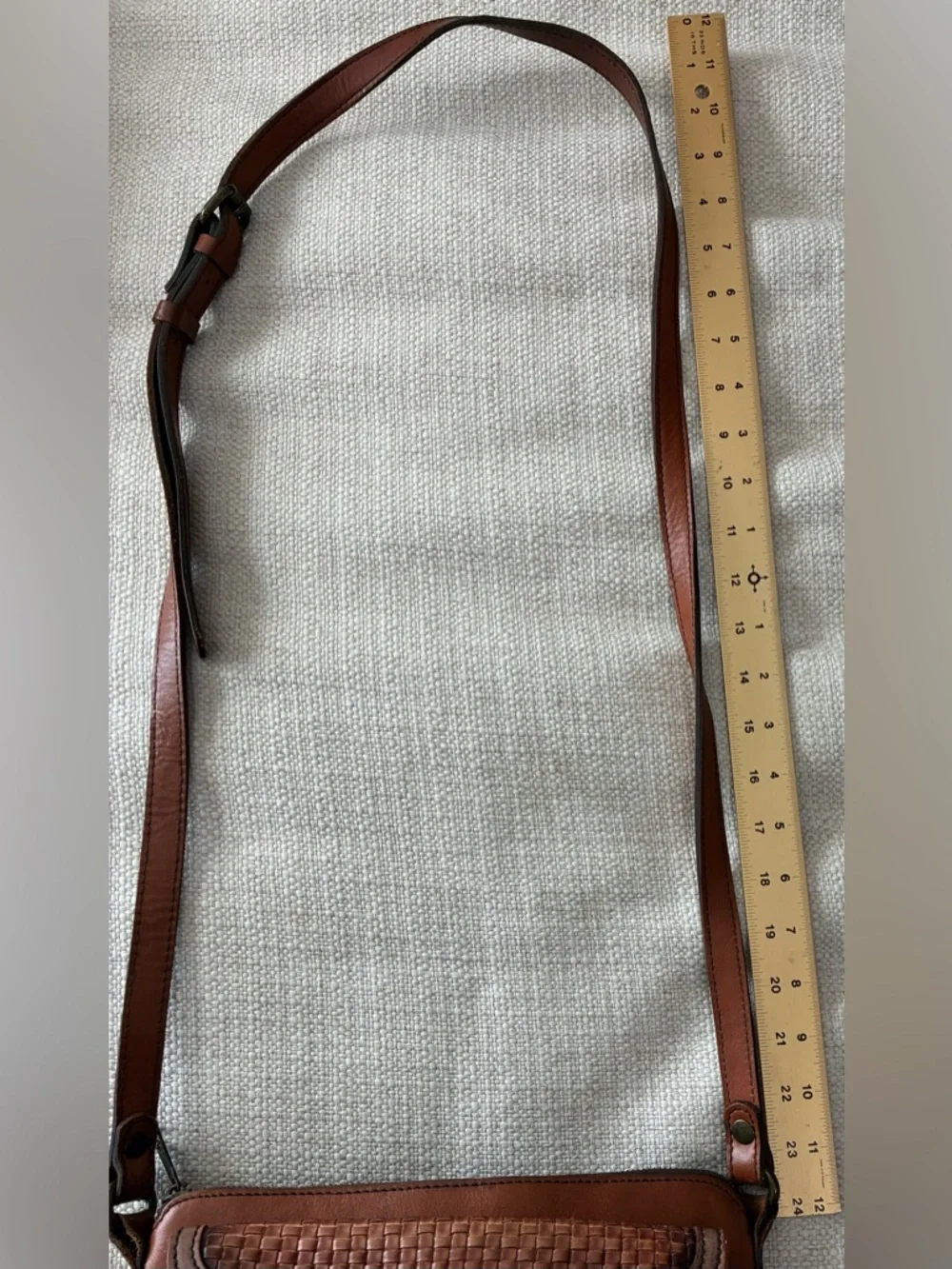 Patricia Nash EUC Avellino
Basketweave Tan Genuine
Leather Crossbody - Picture 12 of 16